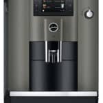 High-end Jura koffiezetapparaat met digitaal bedieningspaneel en diverse drinkopties voor de perfecte koffie-ervaring.