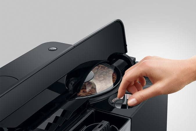 De Heeren van 17 koffiezetapparaat met vergrootglas, smaakvolle koffie en unieke service voor koffieliefhebbers in Utrecht en omstreken.