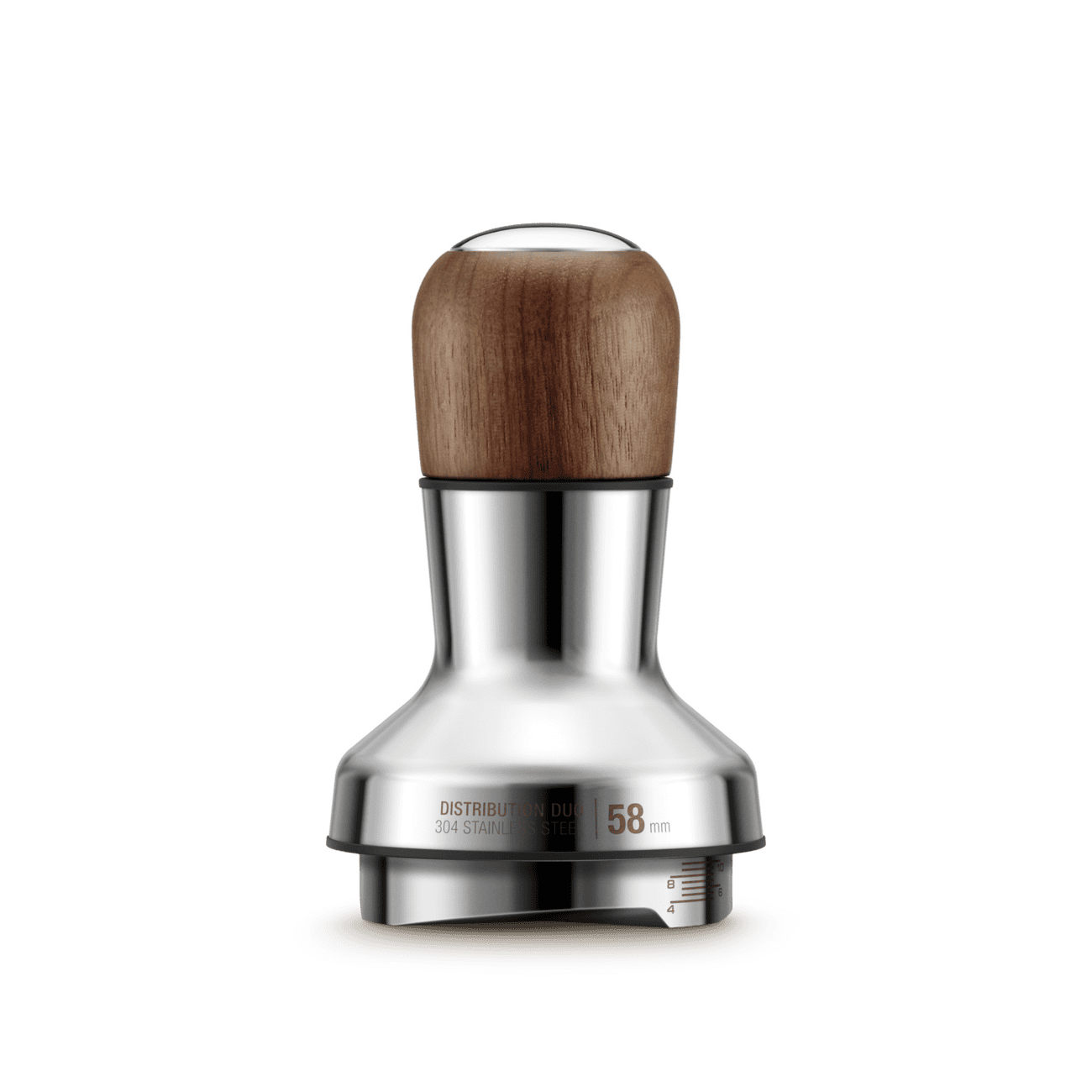 Zilveren koffie- en theelokaal met houten handvat, ideaal voor het serveren van warme dranken bij Koffie Thee Lokaal Delicious. Perfect voor koffie- en theeliefhebbers.