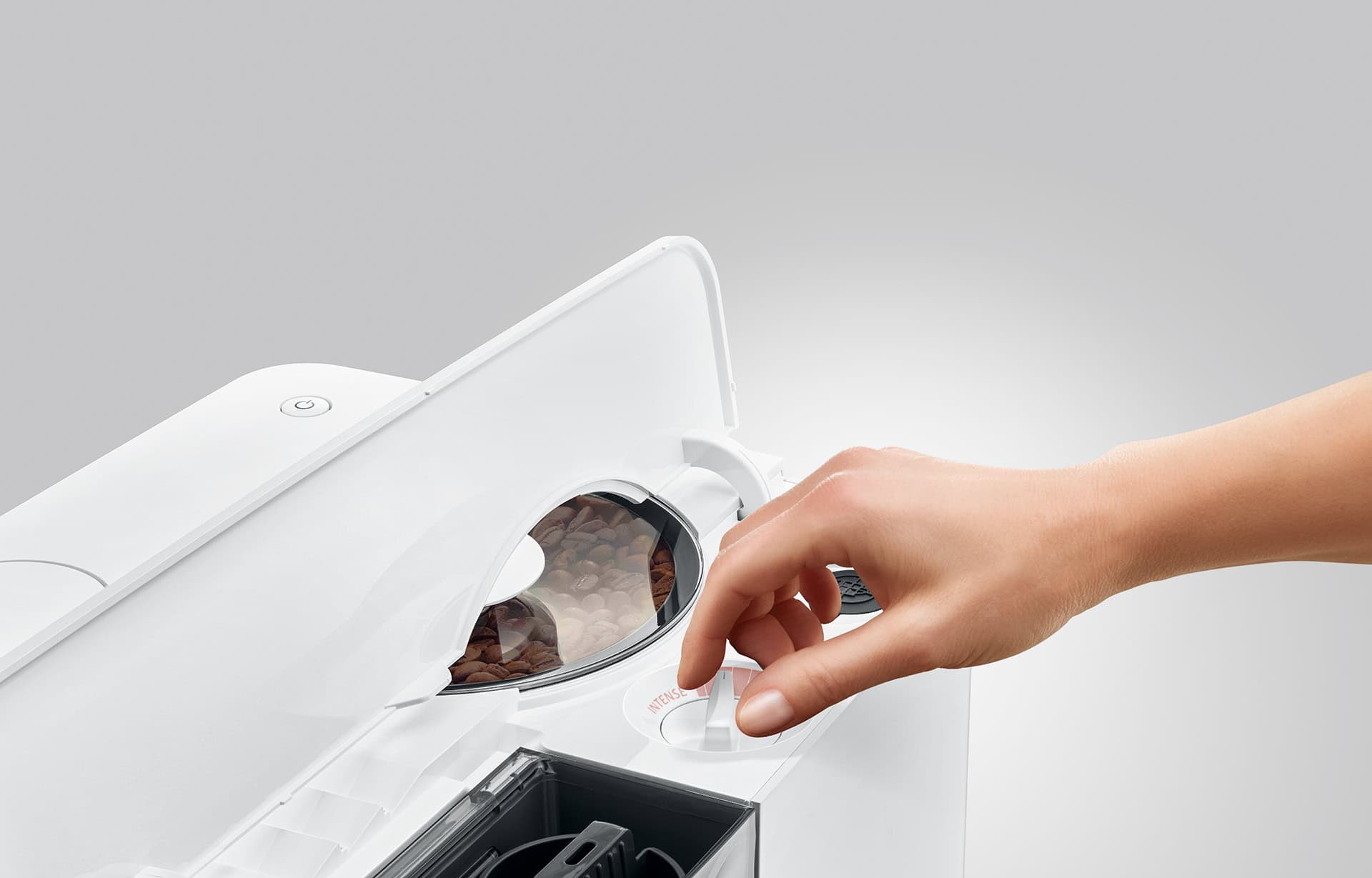 Maalwerk van de C9 Piano White