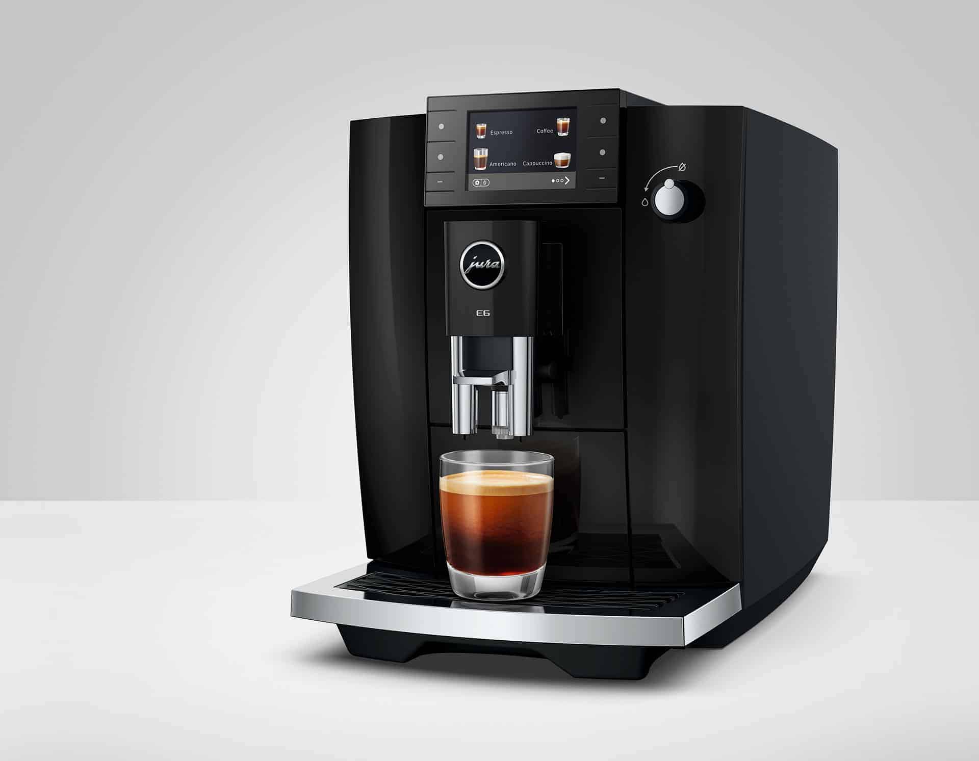 E6 Piano Black met verse koffie