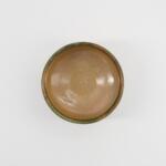 Matcha Bowl Cha Oribe bovenaanzicht glazuur detail groen bruin stoneware