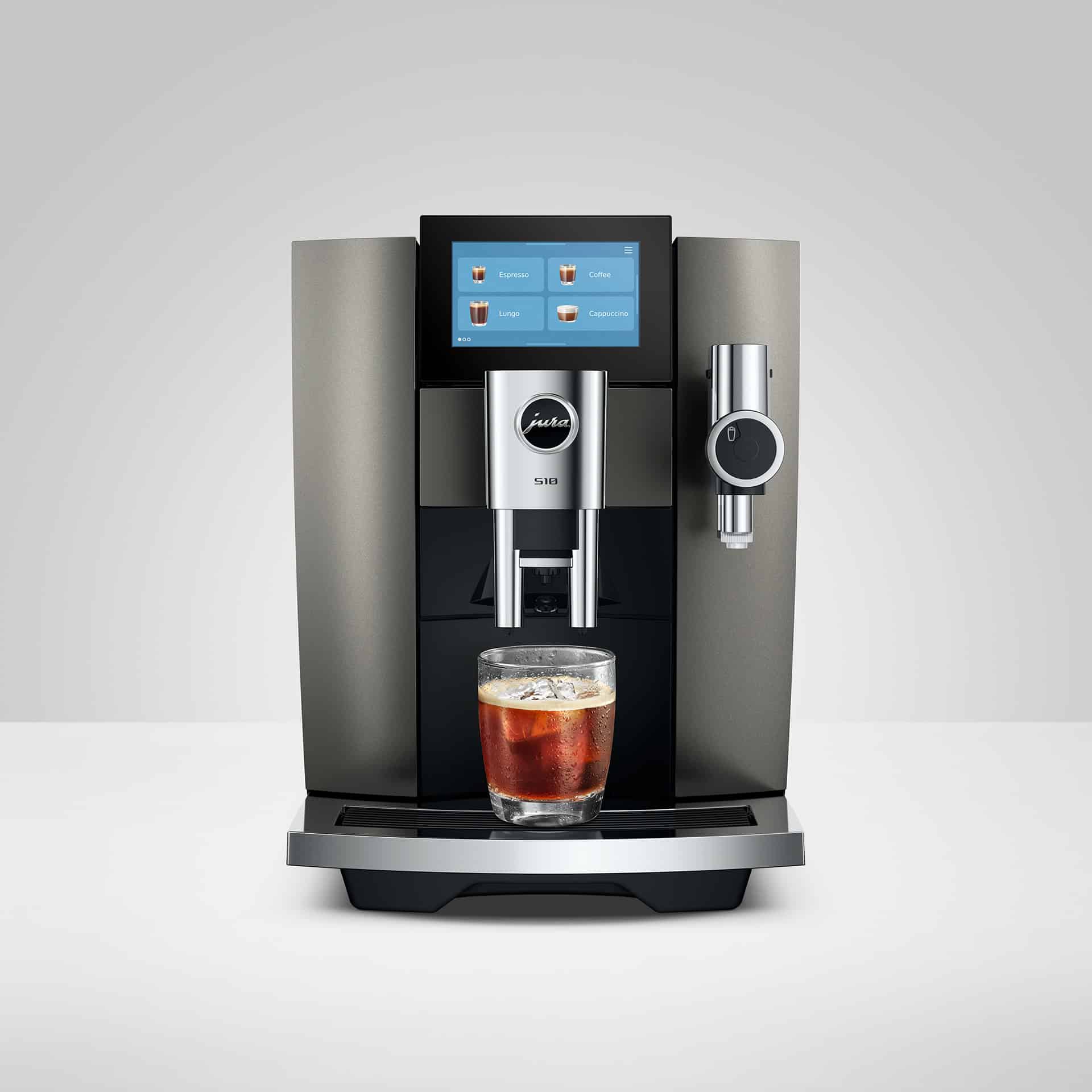 JURA S10 Dark Inox in gebruik